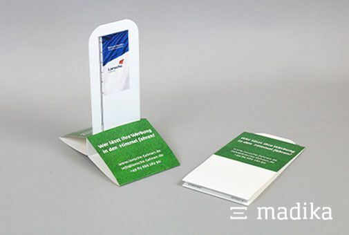 Bedruckte Aufziehaufsteller eignen sich für Tische und Theken. Aufziehaufsteller bedruckt